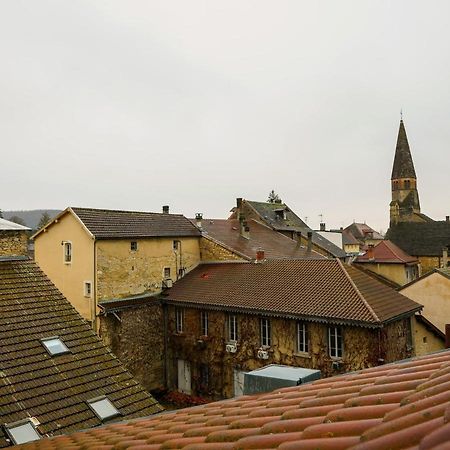 Gîte des Halles - gitesdesbalcons-com Crémieu Extérieur photo